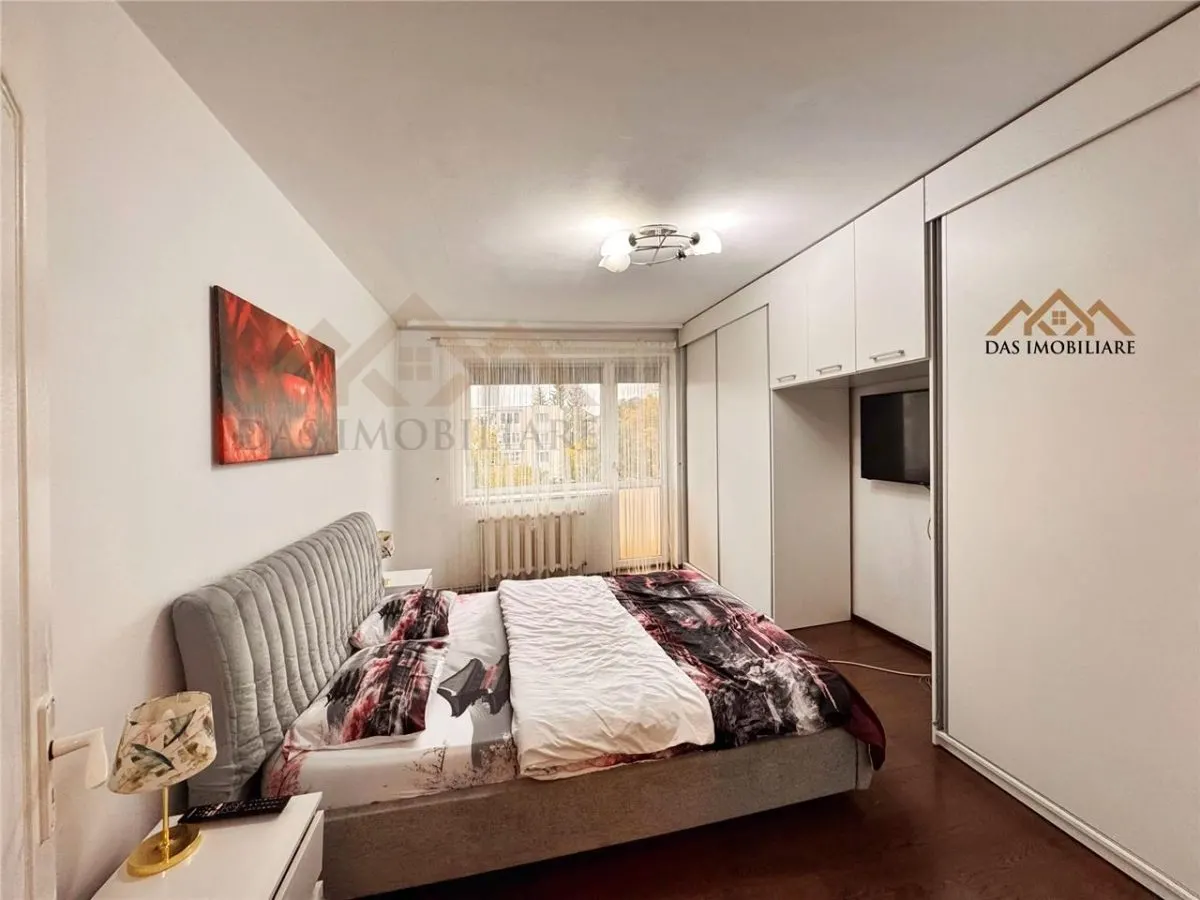 Ultracentral, apartament 2 camere semidecomandat, etaj intermediar - foto 3