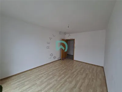 Apartament 2 camere Avantgarden etaj intermediar, loc de parcare - foto 4