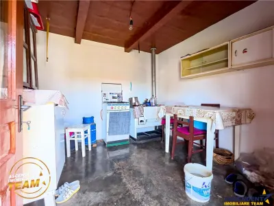 Casa traditionala din lemn, cu sura din piatra, Arcus, Covasna. - foto 15