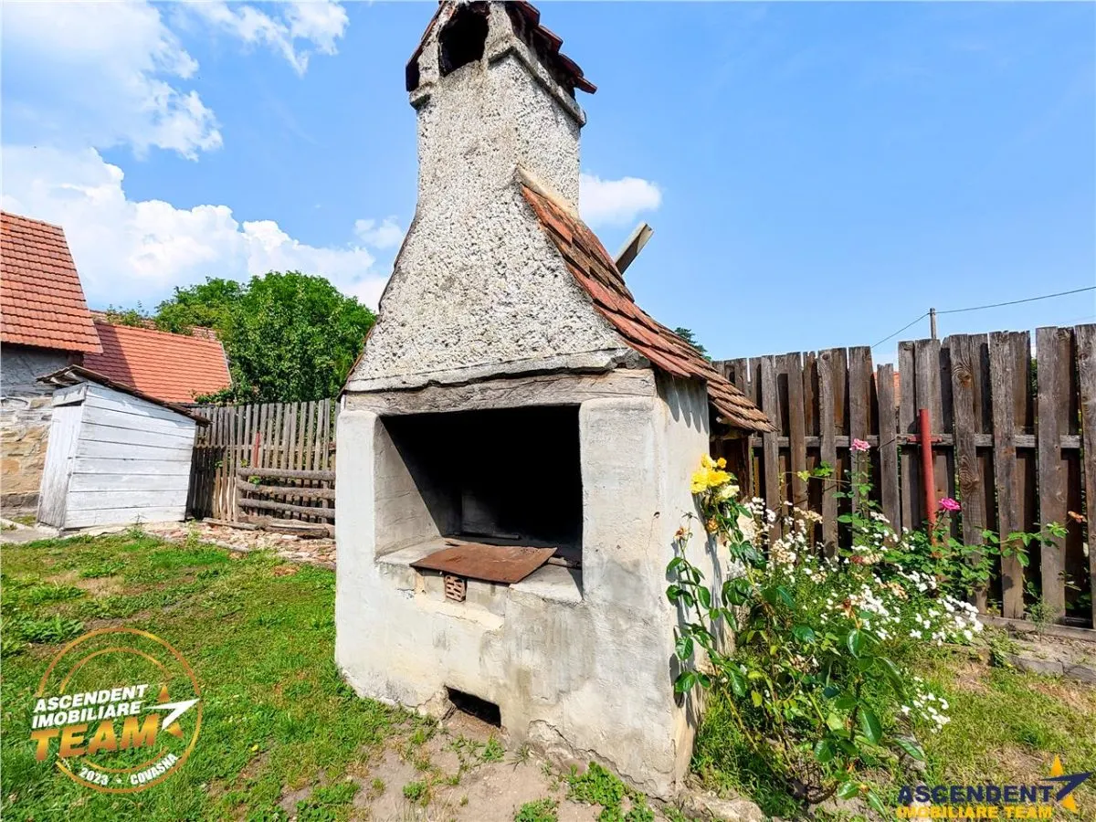 Casa traditionala din lemn, cu sura din piatra, Arcus, Covasna. - foto 21
