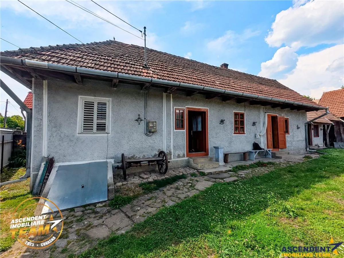 Casa traditionala din lemn, cu sura din piatra, Arcus, Covasna. - foto 5