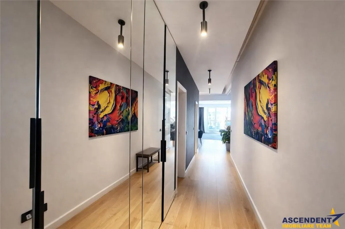 Eleganta la inaltime, Penthouse cu design unic, terasa de 40 mp si view panoramic - foto 6
