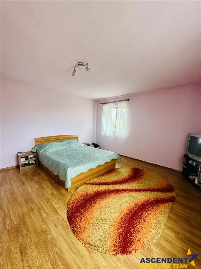 Casa generoasa cu pretios teren de 2.400 mp, Sanpetru, Brasov - foto 11