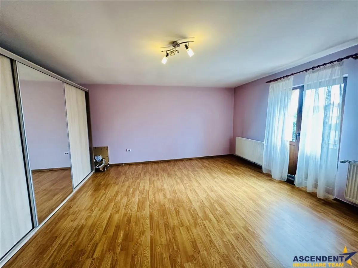 Casa generoasa cu pretios teren de 2.400 mp, Sanpetru, Brasov - foto 7