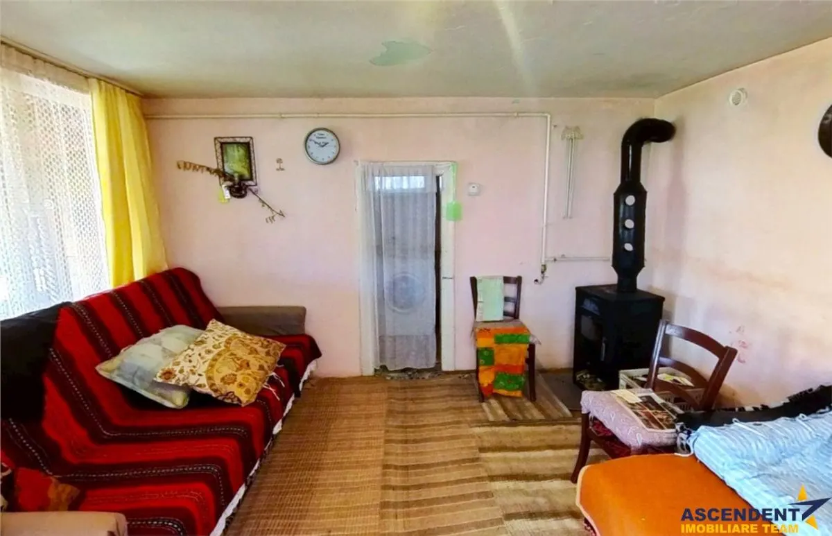 Tur 3D! Casa traditionala+ domeniu de 4.300 mp,livada,anexe:refugiu apreciabil Craiesti, la 28 km de Targu Mures. - foto 7