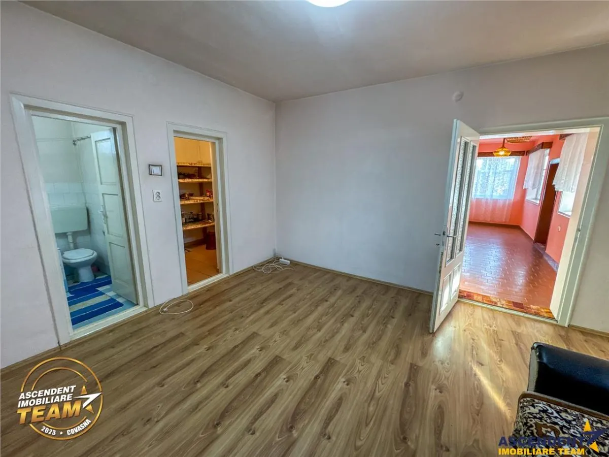 3D&FILM! Casa cu 3 camere,1.800mp teren, facilitati apreciabile, langa Targu Secuiesc - foto 12