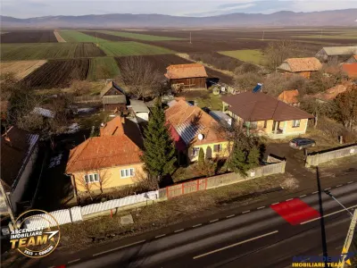 3D&FILM! Casa cu 3 camere,1.800mp teren, facilitati apreciabile, langa Targu Secuiesc - foto 4