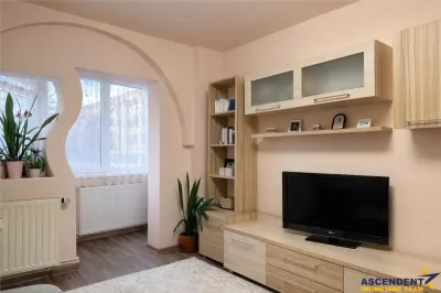 Apartament 3 camere, decomandat, etaj1, loc parcare,Tractorul,Brasov - foto 1
