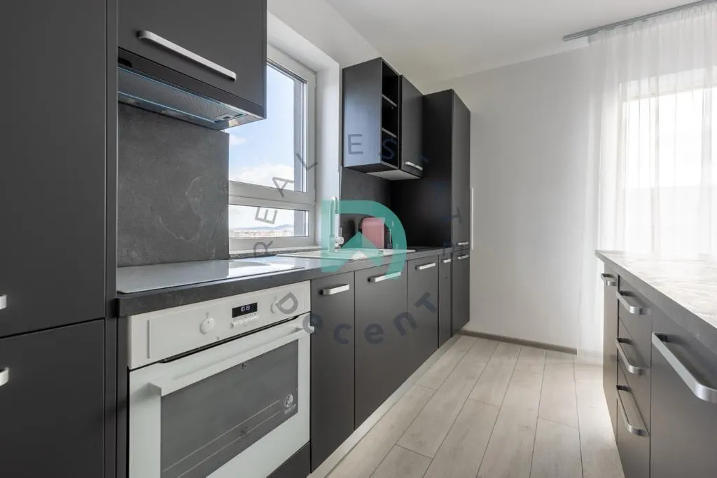 Apartament tip penthouse, 2 camere, Avantgarden, Brasov. - foto 11
