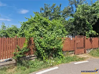 Casa traditionala, cu 2.000mp teren roditor, Izvoarele - foto 1