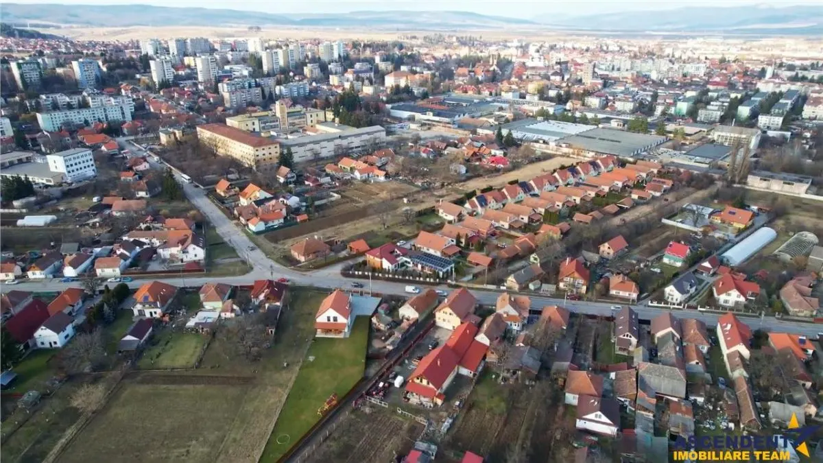 Casa cu teren intravilan 2.174 mp, str.Tigaratei, Sfantu Gheorghe, Covasna - foto 9