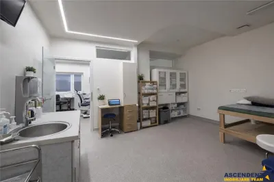 Spatiu de elita inchiriat, avize conforme, potential imediat,Tractorul, Coresi  Brasov - foto 12