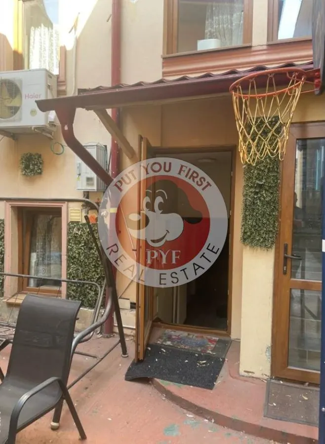 Piata Gemeni | 2 Vile | Curte Proprie | 7 camere | Ideal Booking | B10920 - foto 3