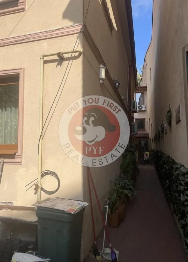 Piata Gemeni | 2 Vile | Curte Proprie | 7 camere | Ideal Booking | B10920 - foto 5