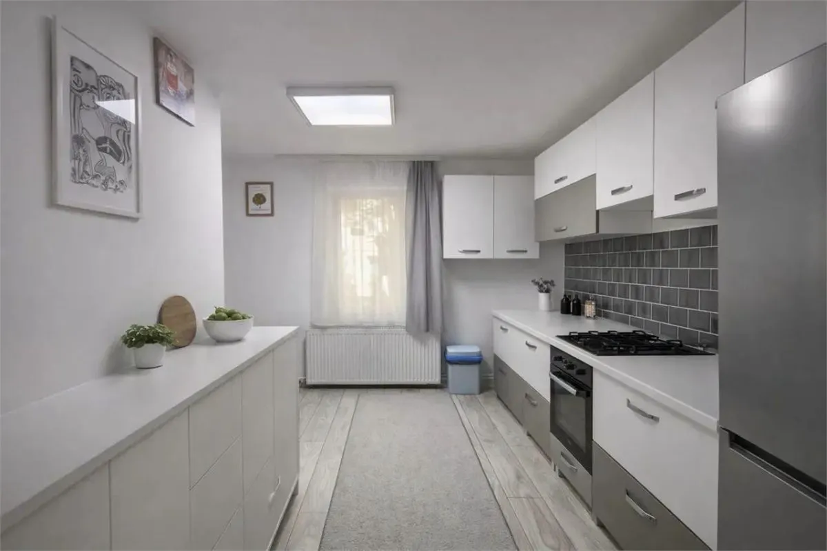 Apartament 2 Camere Tudor Renovat Mobilat Zona cu Spatiu Verde - foto 1