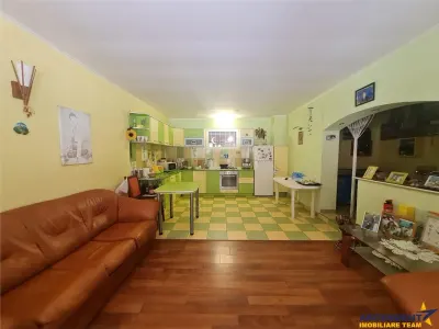 Vila versatila, dubla oportunitate: rezidential exclusivist si potential comercial - foto 2