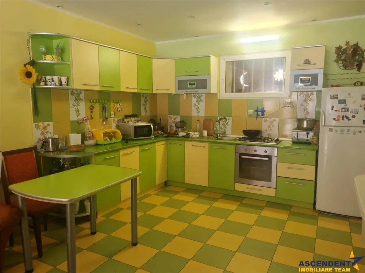 Vila versatila, dubla oportunitate: rezidential exclusivist si potential comercial - foto 4