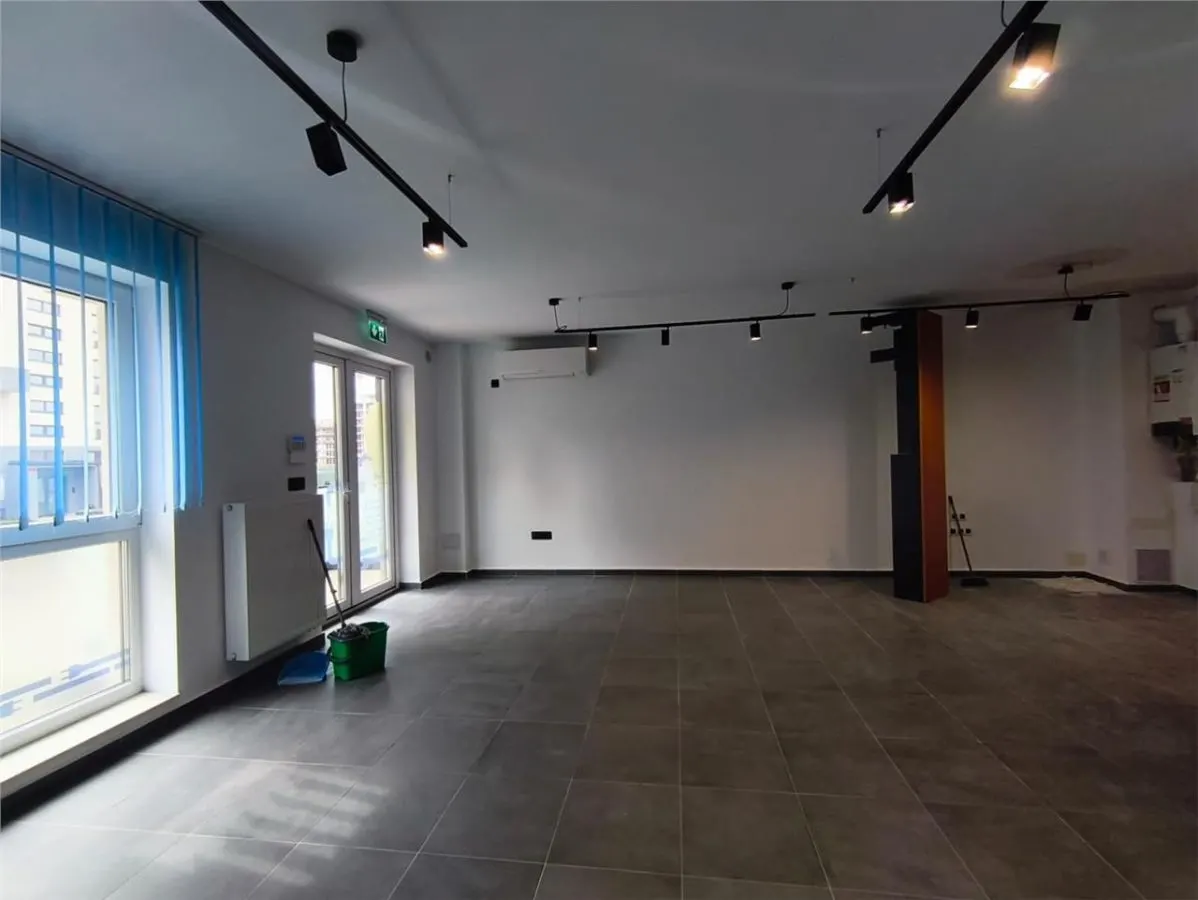 Spatiu Comercial Maurer 62 mp Loc de Parcare - foto 3