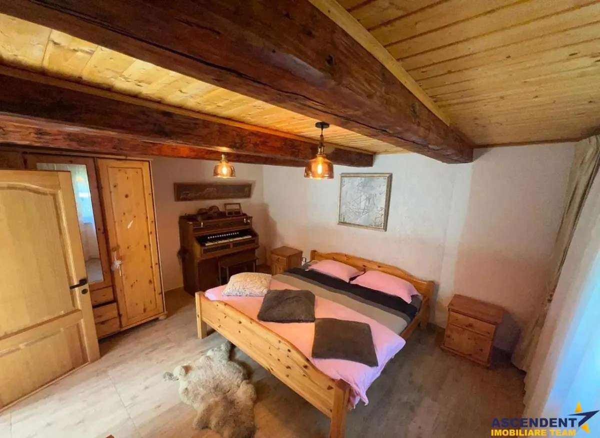 Casa rustica cu semineu,1.100mp teren, priveliste,padure:refugiu autentic in natura,Baciu Sacele,Brasov - foto 5