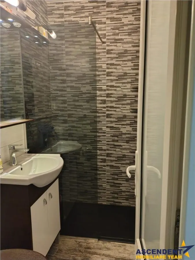 Apartament 2 camere, semidecomandat,mobilat, utilat, beci, Grivitei, Brasov - foto 1