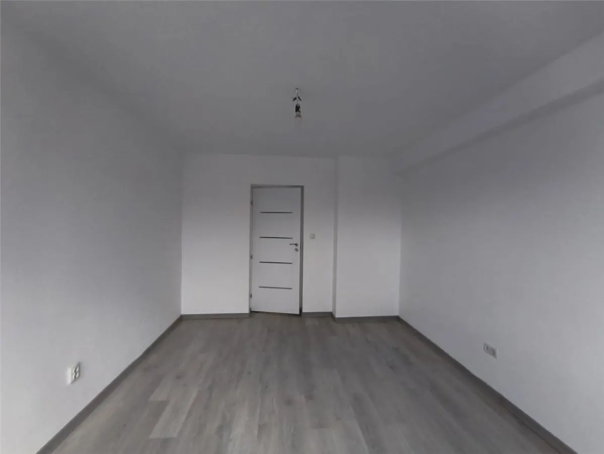 Apartament 2 Camere Et 2 Semicentral Renovat - foto 4