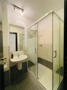 INCHIRIERE APARTAMENT 3 CAMERE ACCES PISCINA NATURA RESIDENCE  ALEEA PRIVIGHETORILOR BANEASA  SECTOR 1 - foto 12