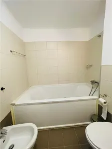 INCHIRIERE APARTAMENT 3 CAMERE ACCES PISCINA NATURA RESIDENCE  ALEEA PRIVIGHETORILOR BANEASA  SECTOR 1 - foto 18