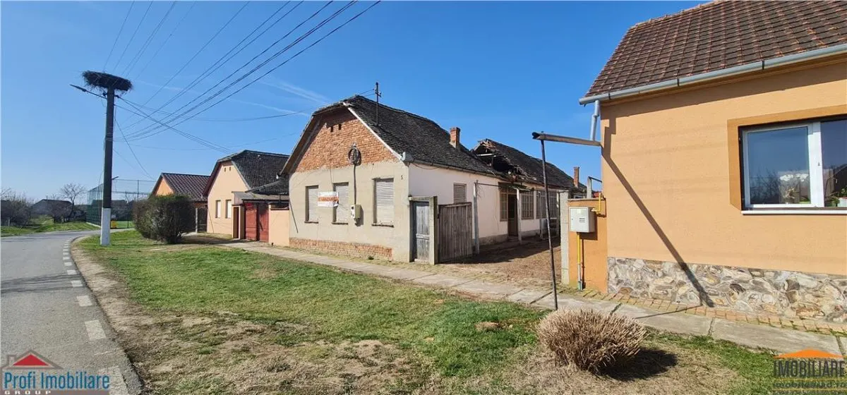 Teren 1270mp cu Casa in Santana, necesita amenajare/demolare - foto 1