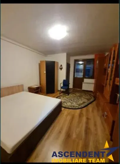 Garsoniera  spatioasa Astra, Brasov - foto 1