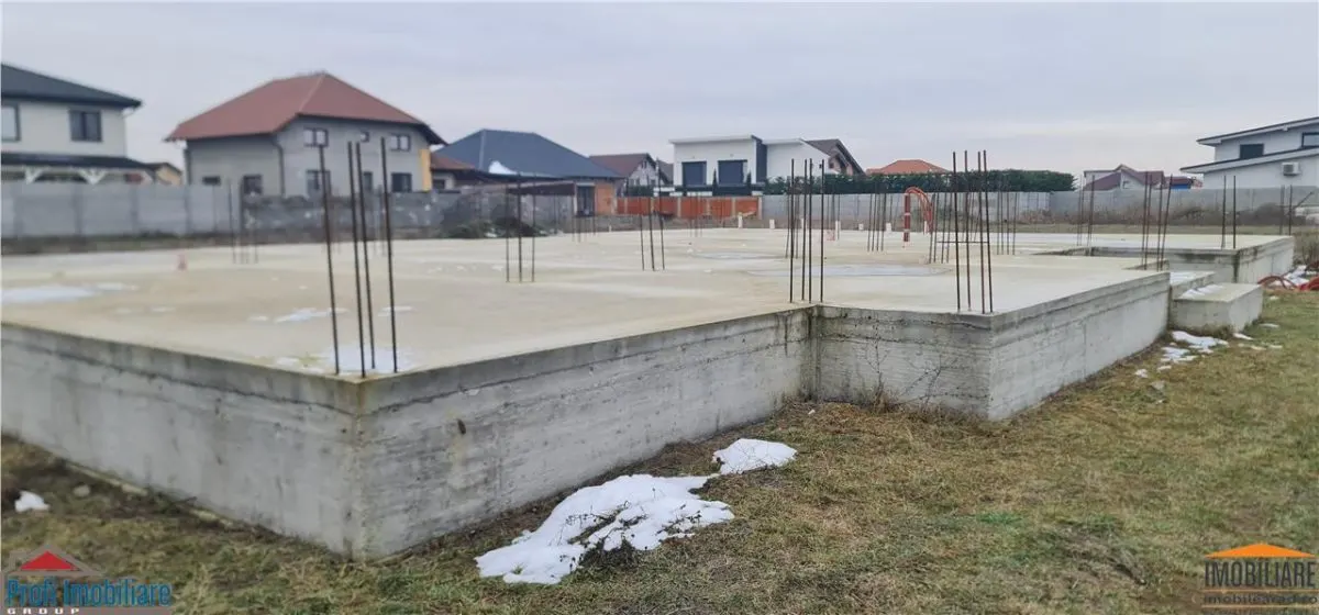 Teren -Fundatie pt. Casa noua Parter 228mp in constructie -Livada - foto 1