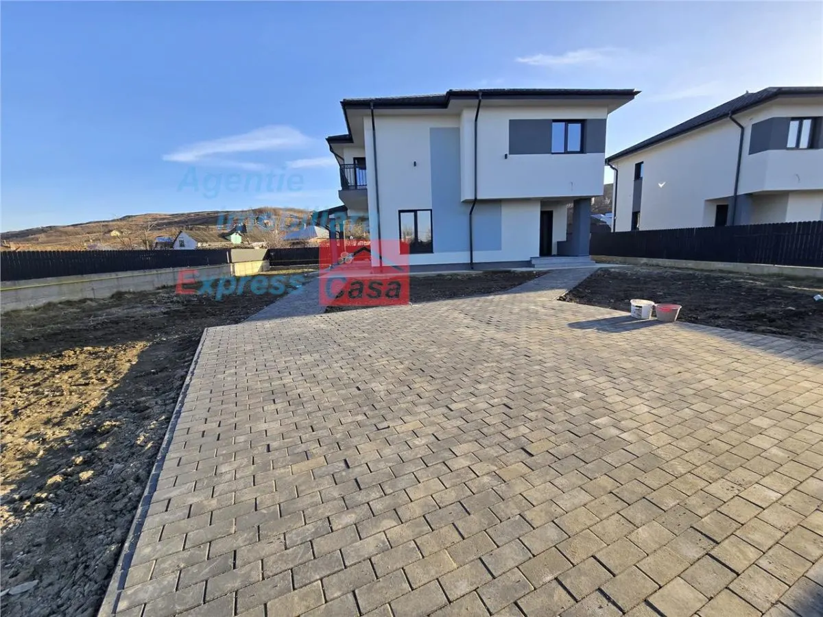 Finalizata si intabulata! Casa tip vila + 620 mp teren, iesire din Letcani. - foto 5