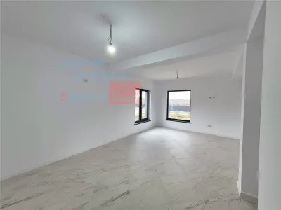 Finalizata si intabulata! Casa tip vila + 620 mp teren, iesire din Letcani. - foto 9