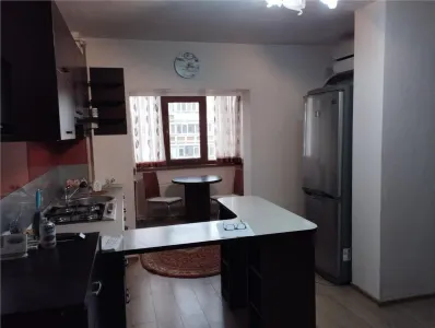 2 camere decomandate centru - Bacau