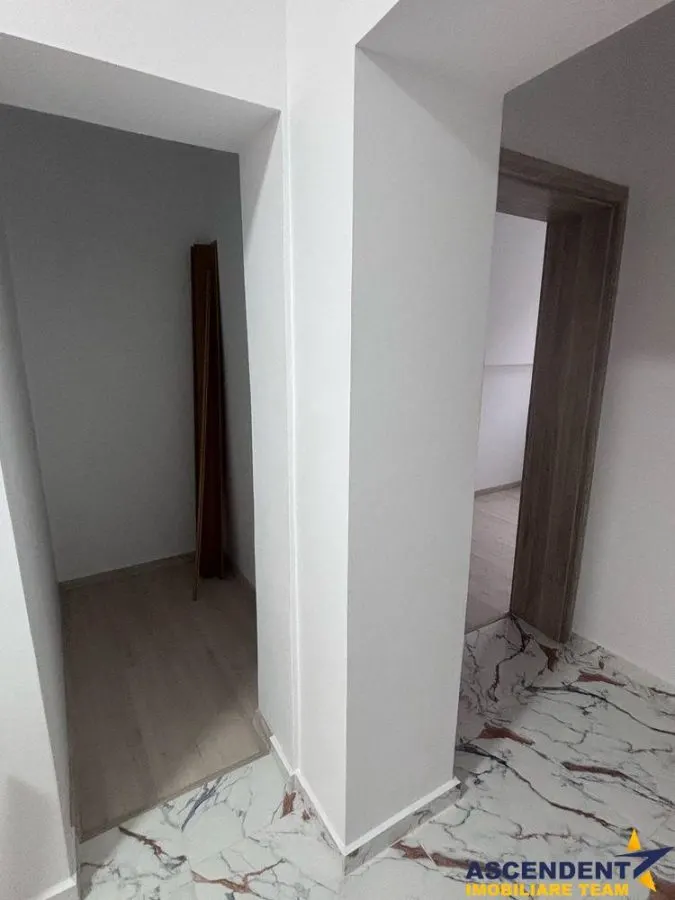 Proprietate pe + 2 camere,regim vila,arie decomandata,renovat,Central,Brasov - foto 4