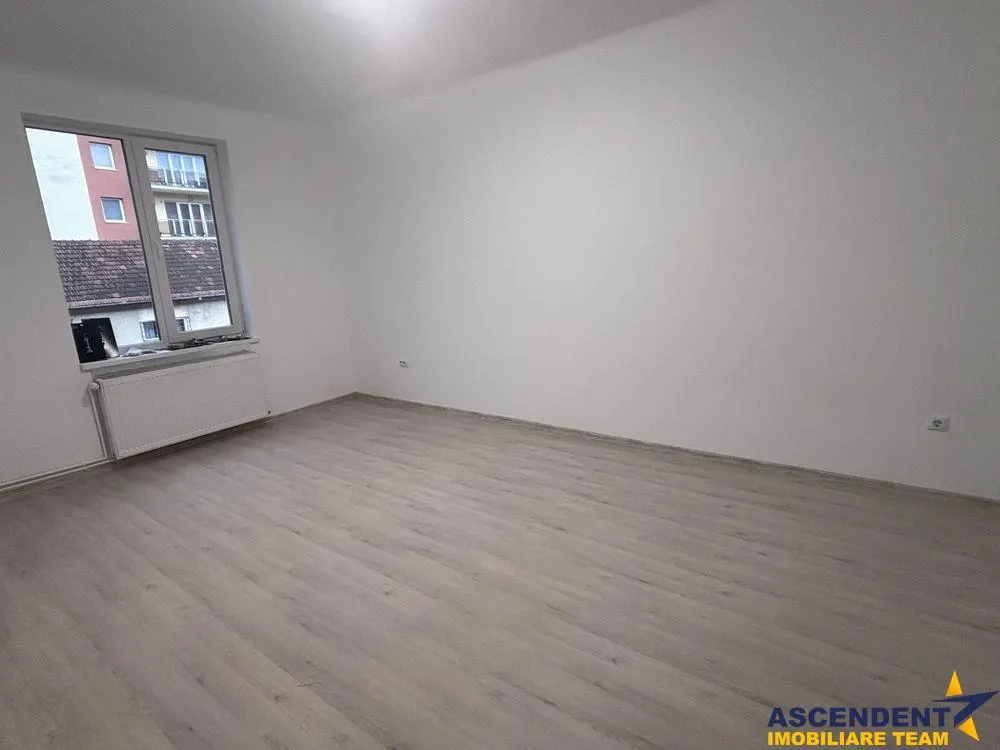 Proprietate pe + 2 camere,regim vila,arie decomandata,renovat,Central,Brasov - foto 5