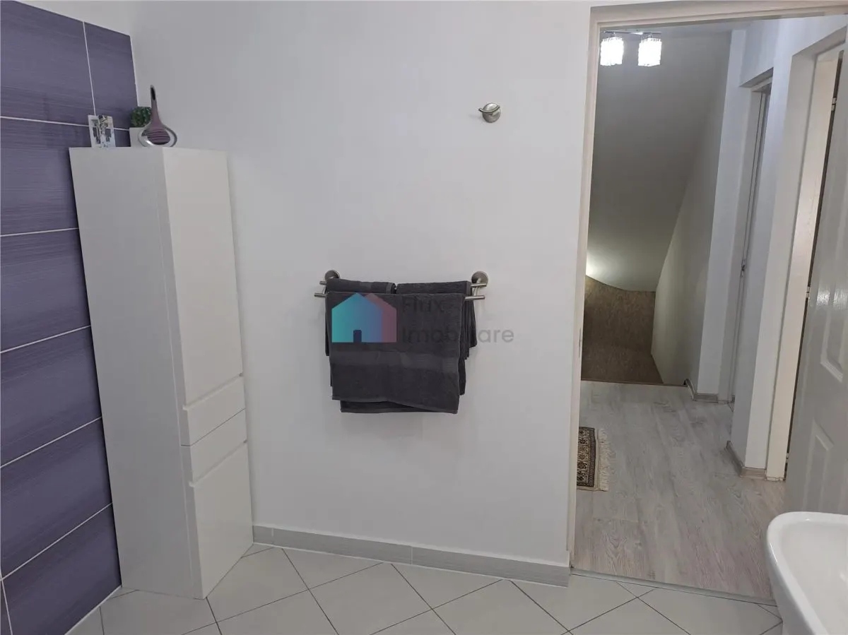 Apartament cu 3 camere de lux in zona centrala - foto 17