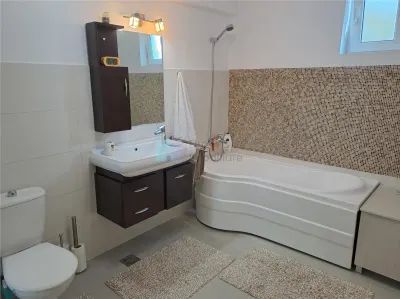 Apartament cu 3 camere de lux in zona centrala - foto 5