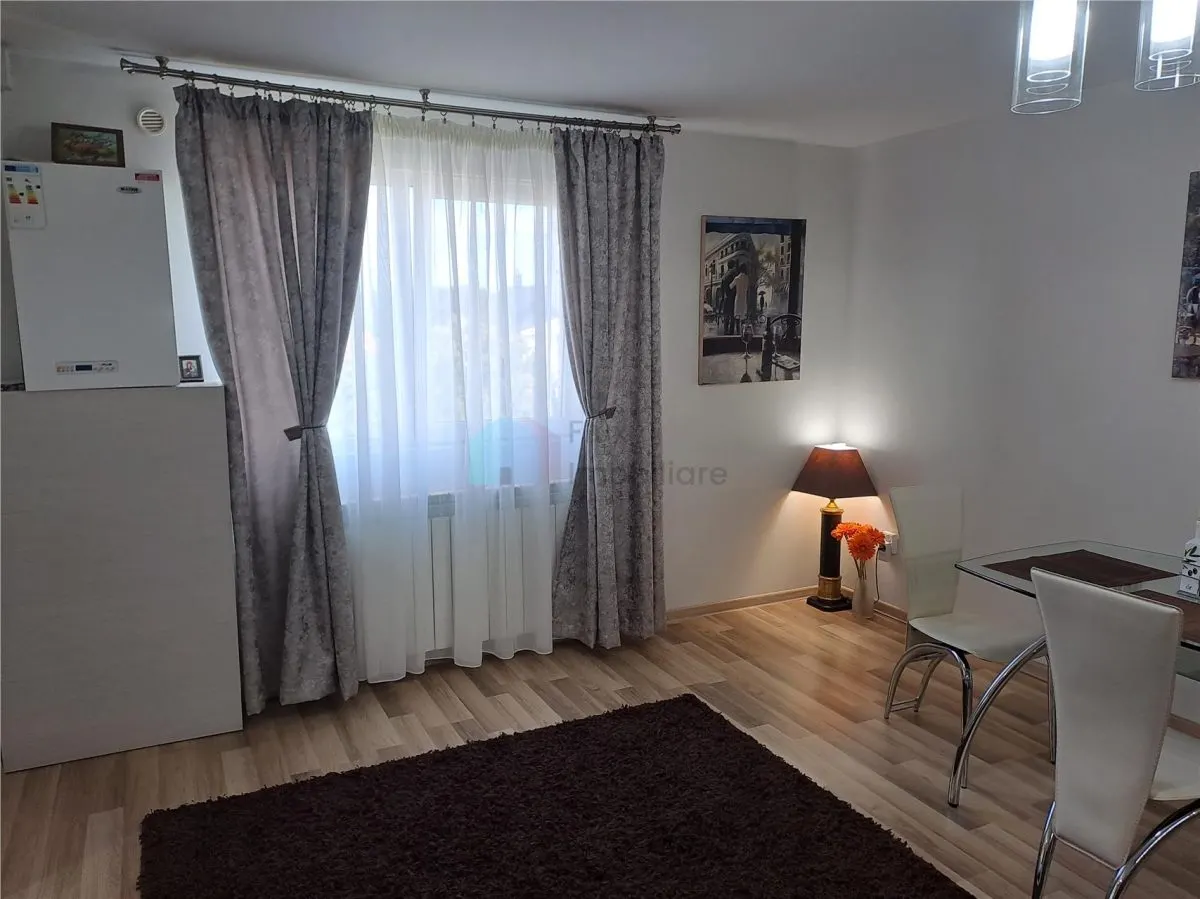 Apartament cu 3 camere de lux in zona centrala - foto 8