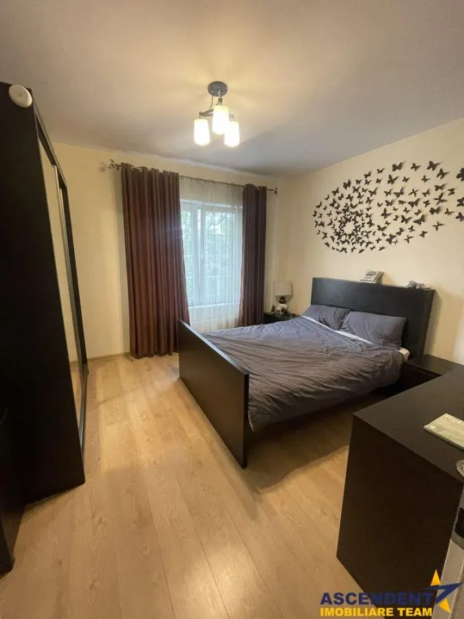 Regim vila, areal securizat, terasa, loc parcare, Central, Brasov - foto 1