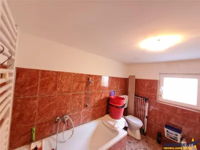 Imobil in zona ultracentrala, cu garaj propriu, anexa si view panoramic - foto 15