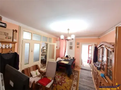 Imobil in zona ultracentrala, cu garaj propriu, anexa si view panoramic - foto 4