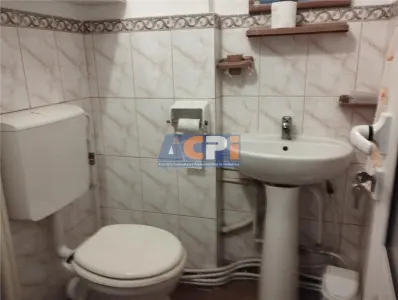 3  camere decomandate centru - foto 13