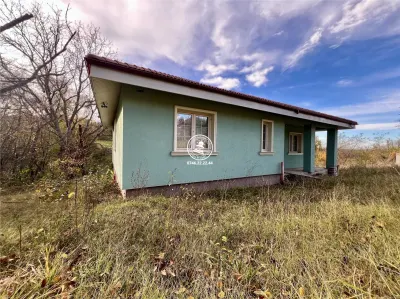 Vila cu 3 camere, 2 bai si 1000mp de teren de vanzare - foto 3