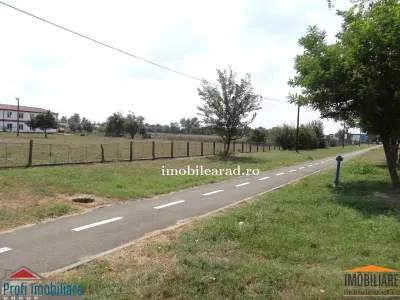 Teren 18.400 mp cu 4 hale P+E pe Artera principala vizavi de Metro-Momax - foto 11