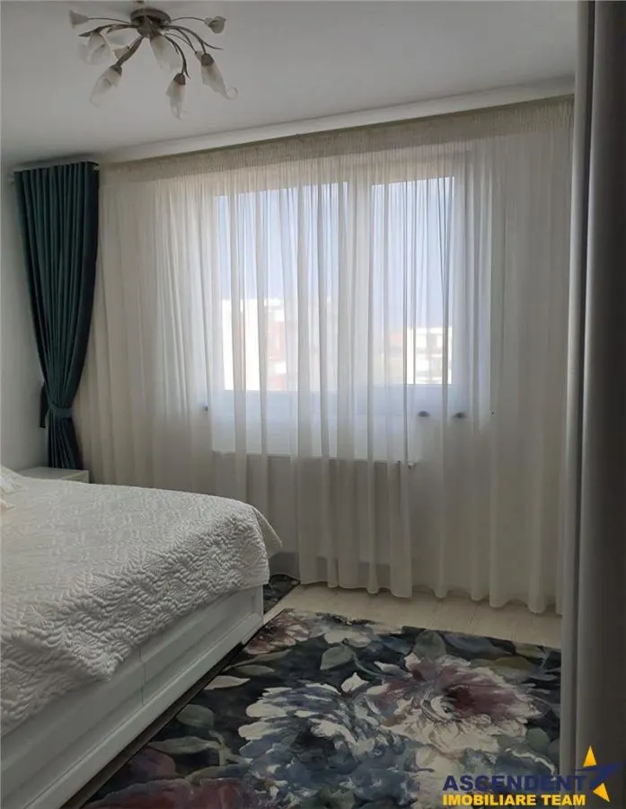 Regim vila, luminos, decomandat, aliniament apreciabil, Ghimbav, Brasov - foto 4