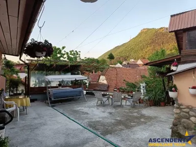 Casa de vanzare zona Schei - foto 1