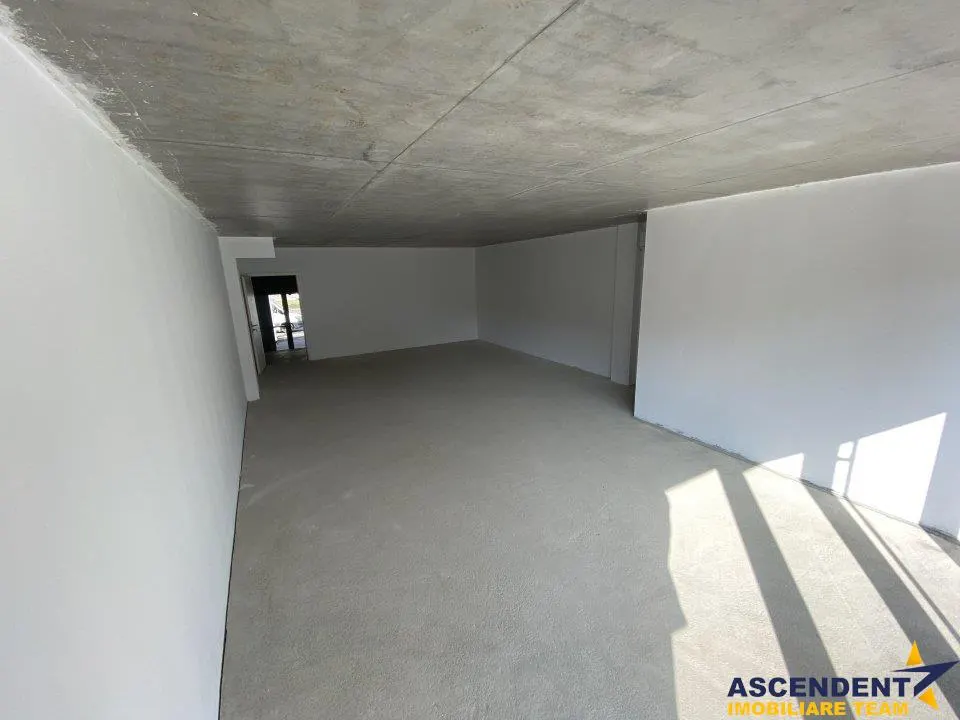 Spatiu Comercial pozitionat excelent, Aria Coresi, Brasov, - foto 3