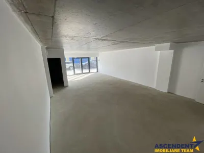 Spatiu Comercial pozitionat excelent, Aria Coresi, Brasov, - foto 5
