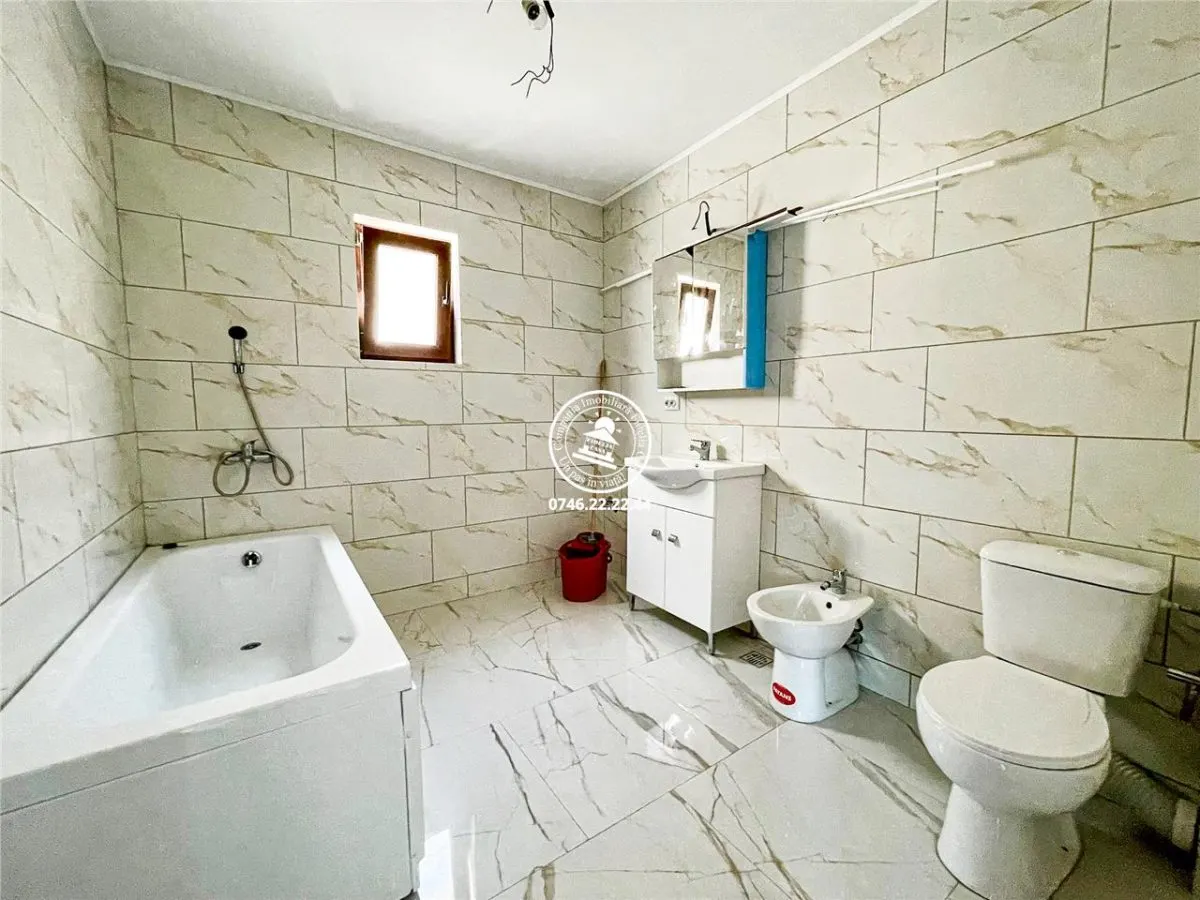 Vila  de vanzare  Lunca Cetatuii, - foto 11
