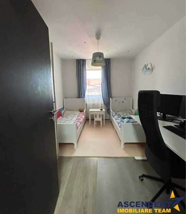 Decomandat, cu terasa si gradina, Sanpetru, - foto 6